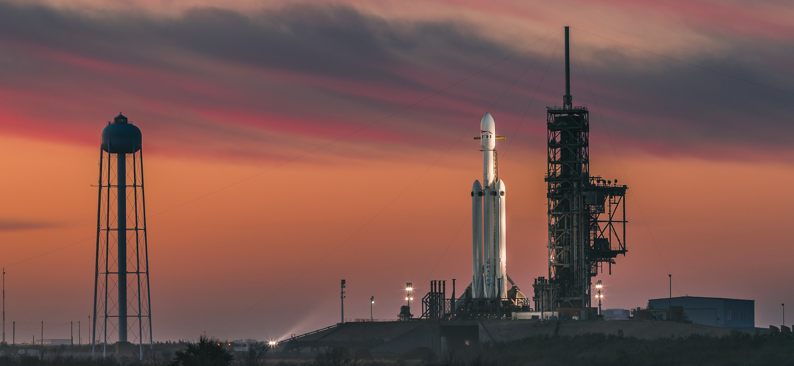 Falcon Heavy vertical at Kennedy Space Center
